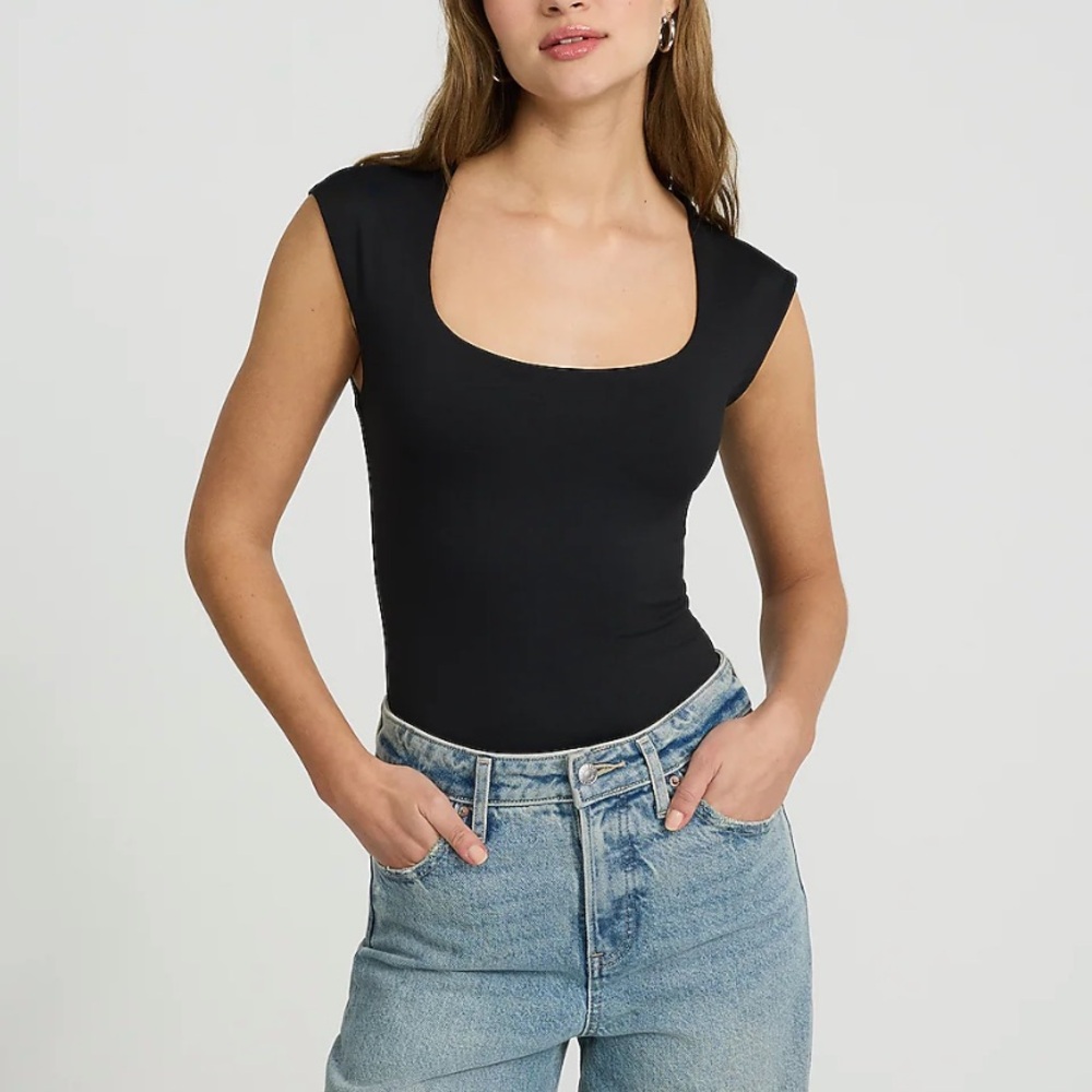 NWT Body Contour High Compression Matte Scoop Neck Cap Sleeve Bodysuit